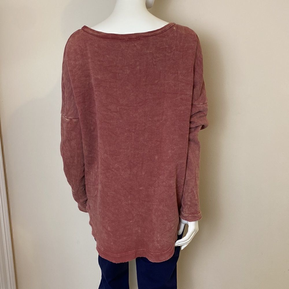 Leith Sweatshirt Hi-lo hemline red distressed NYC And eagle logo Size L - Picture 4 of 7